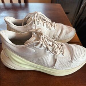 Lululemon Blissfeel running shoe. Size 10